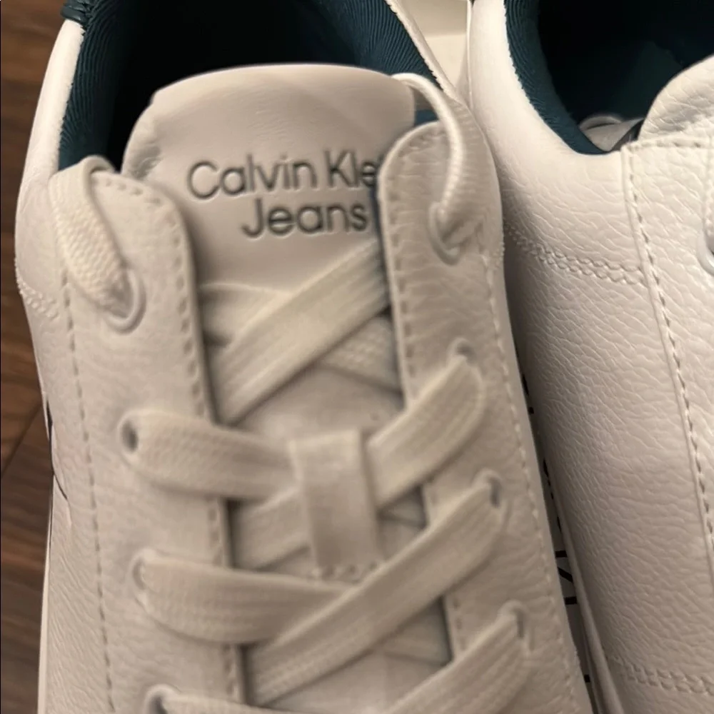 Calvin Klein Men’s White Sneakers 9 1/2 - Picture 5 of 6